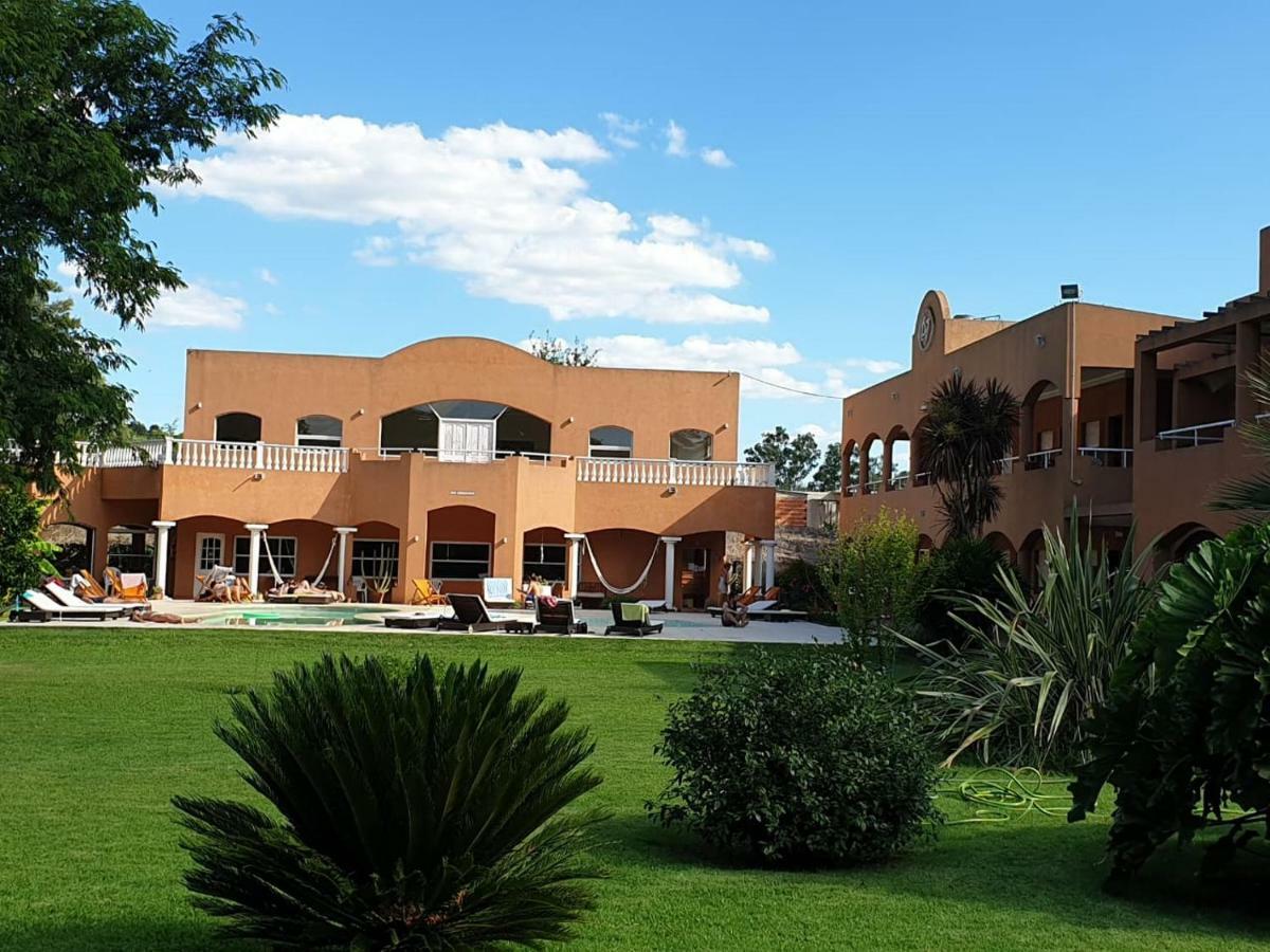 Las Victorias Apart Hotel San Miguel del Monte Luaran gambar