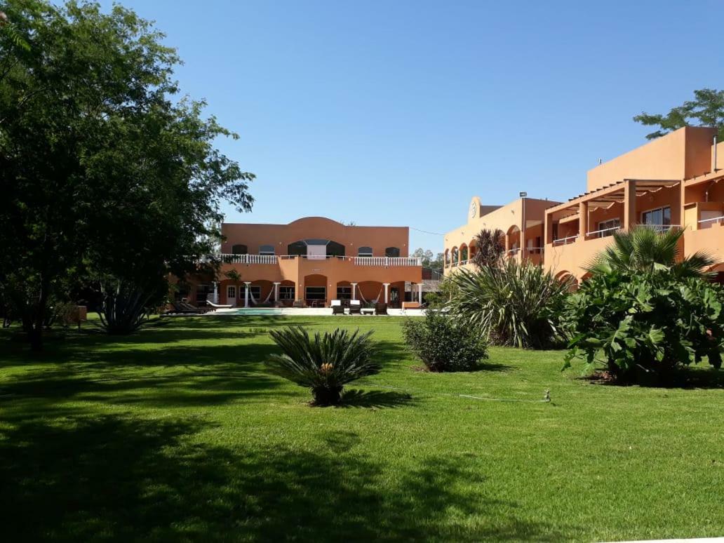 Las Victorias Apart Hotel San Miguel del Monte Luaran gambar
